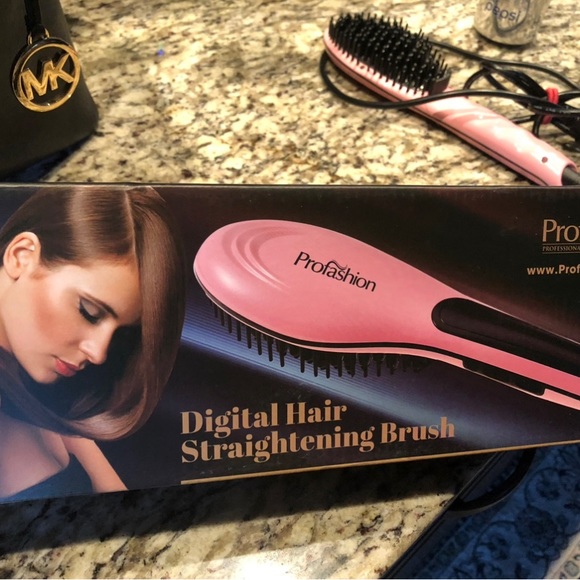 Profashion Digital Hair Straightening Brush - Picture 1 of 7